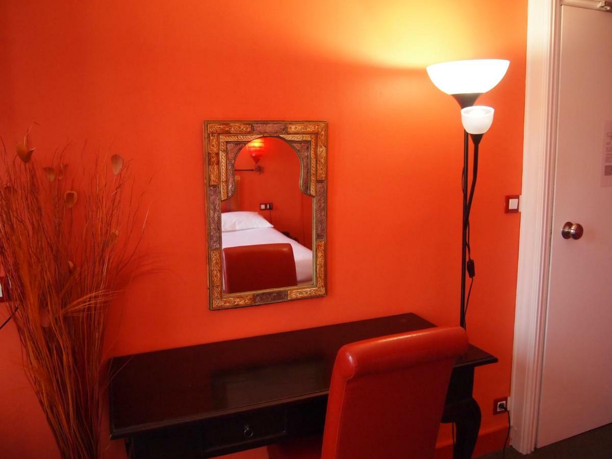 Hotel Colbert ตูร์ ภายนอก รูปภาพ