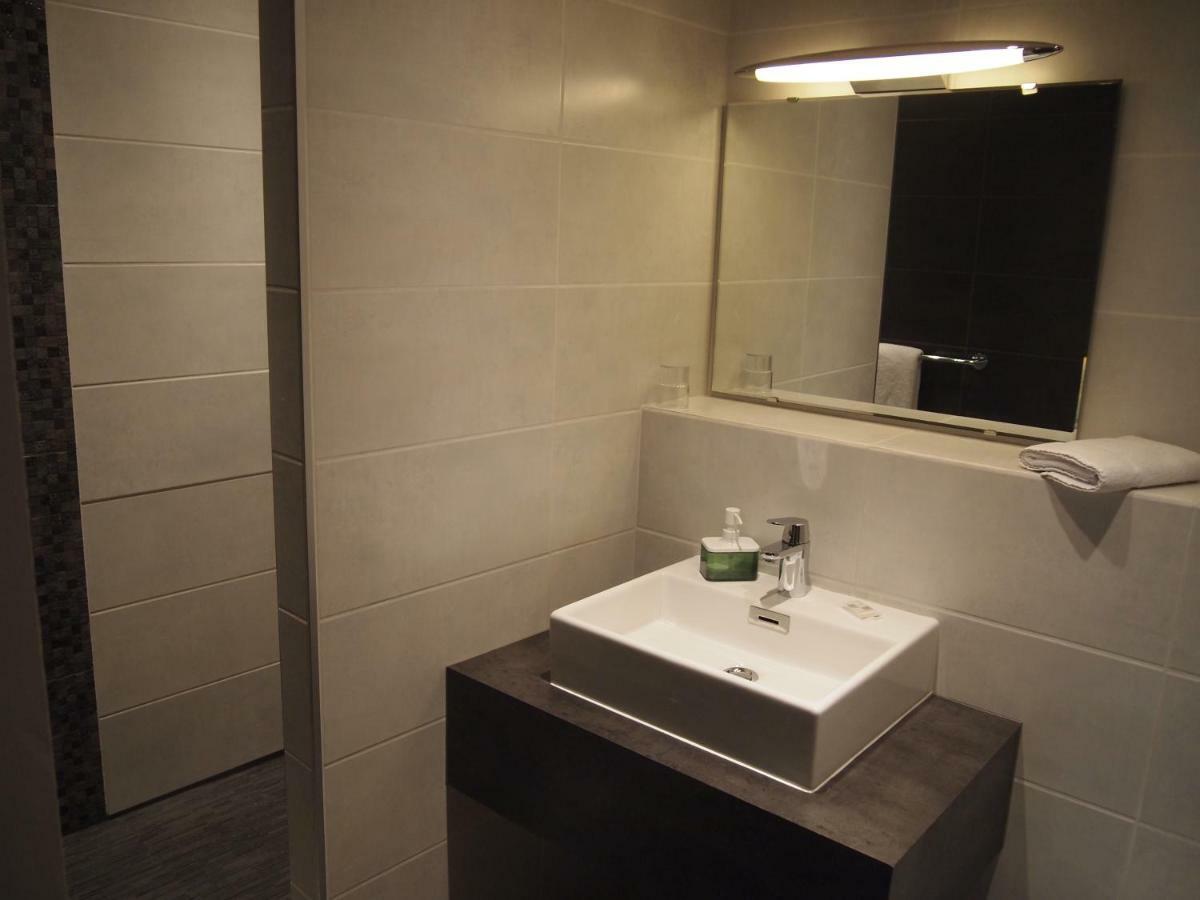 Hotel Colbert ตูร์ ภายนอก รูปภาพ
