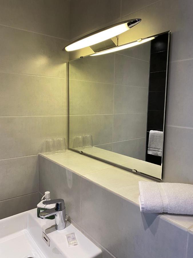 Hotel Colbert ตูร์ ภายนอก รูปภาพ